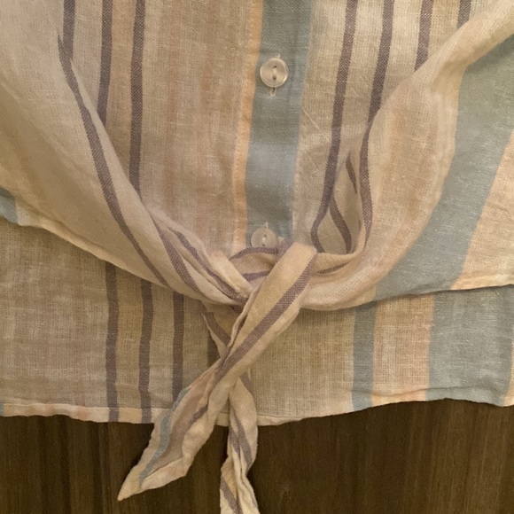 Sanctuary button down with front tie closure in chambray blue and white stripe. - Picture 4 of 6